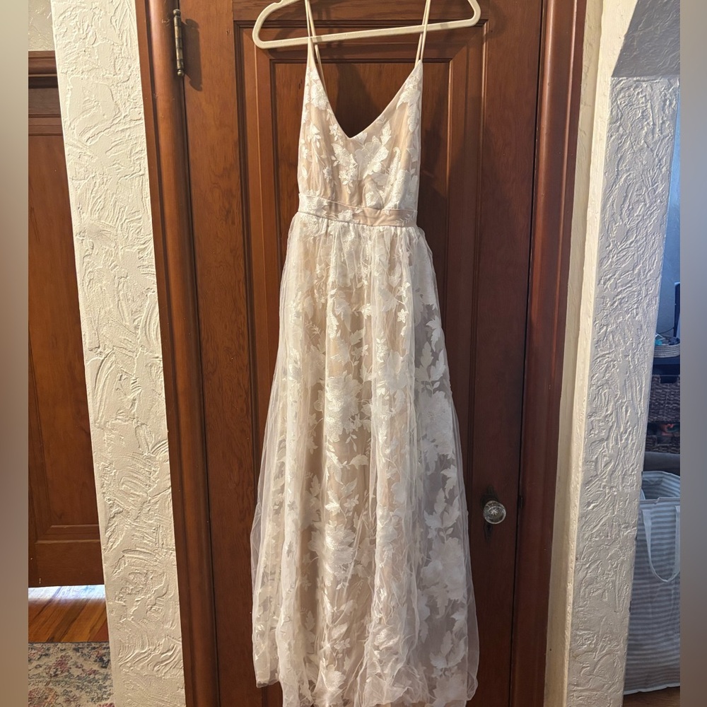 NWT Arula White & Cream Floral Maxi Dress